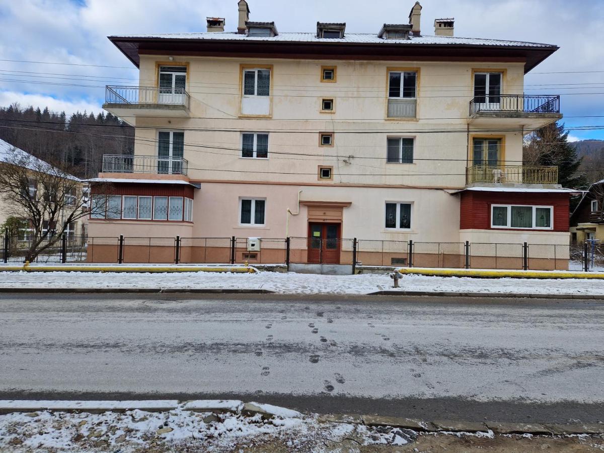 Apartamentul Florilor De Fan Azuga Exterior foto